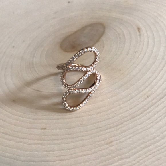 Jewelry - Rose gold Swirl ring